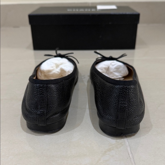 CHANEL Black Flats - Picture 6 of 9